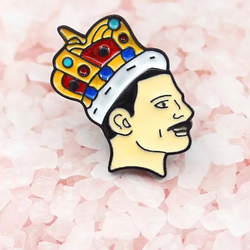 🎉 New Freddie Mercury Crown Pin